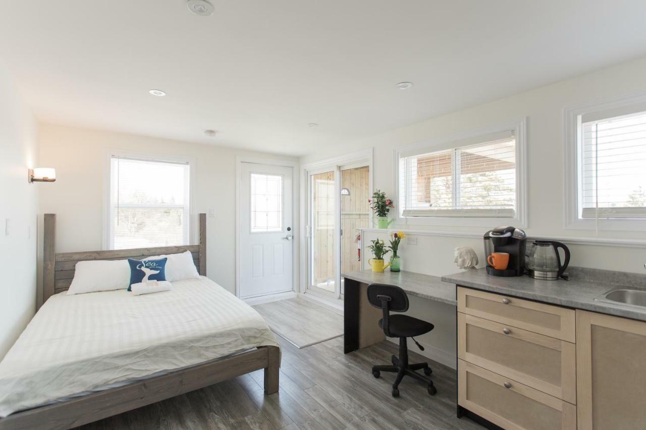 Whale House Guest House Mobile Экстерьер фото