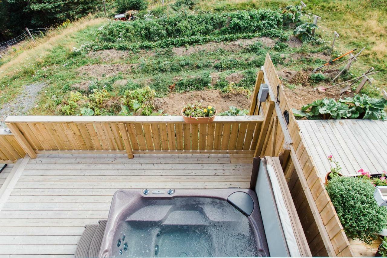 Whale House Guest House Mobile Экстерьер фото