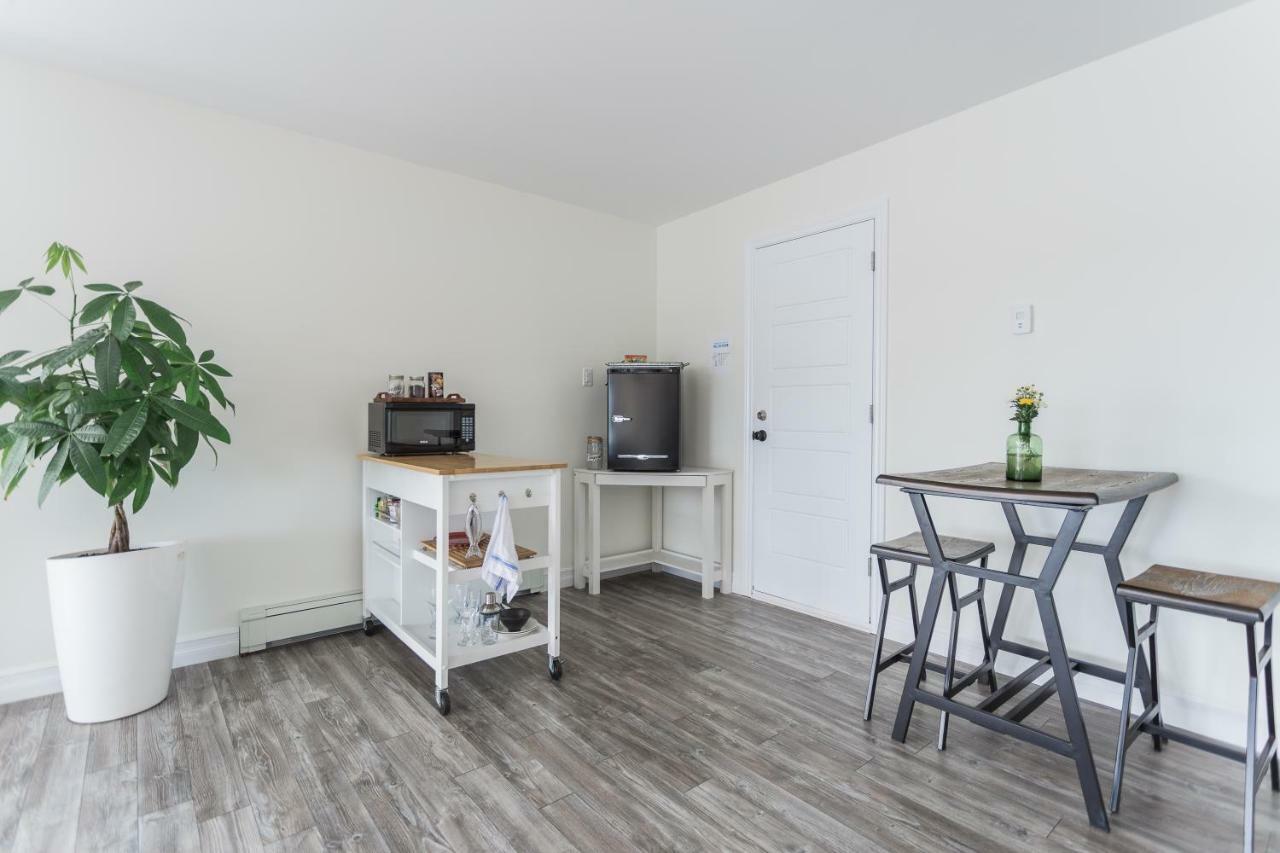 Whale House Guest House Mobile Экстерьер фото